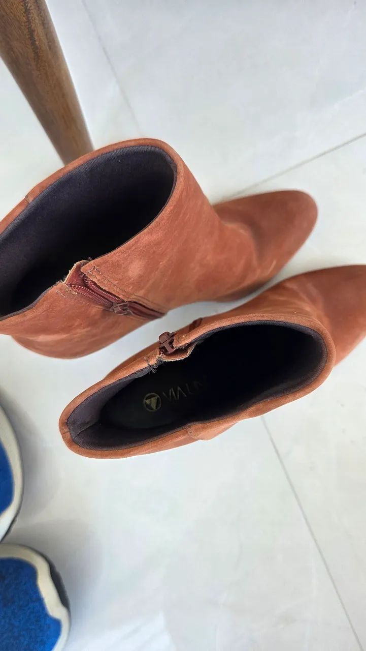 Bota de camurça VIA UNO CARAMELO 37 - Foto 5