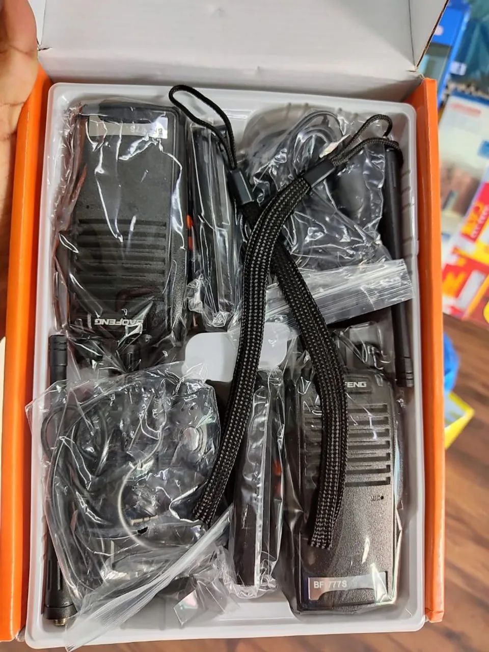 Par de rádio comunicador completo 