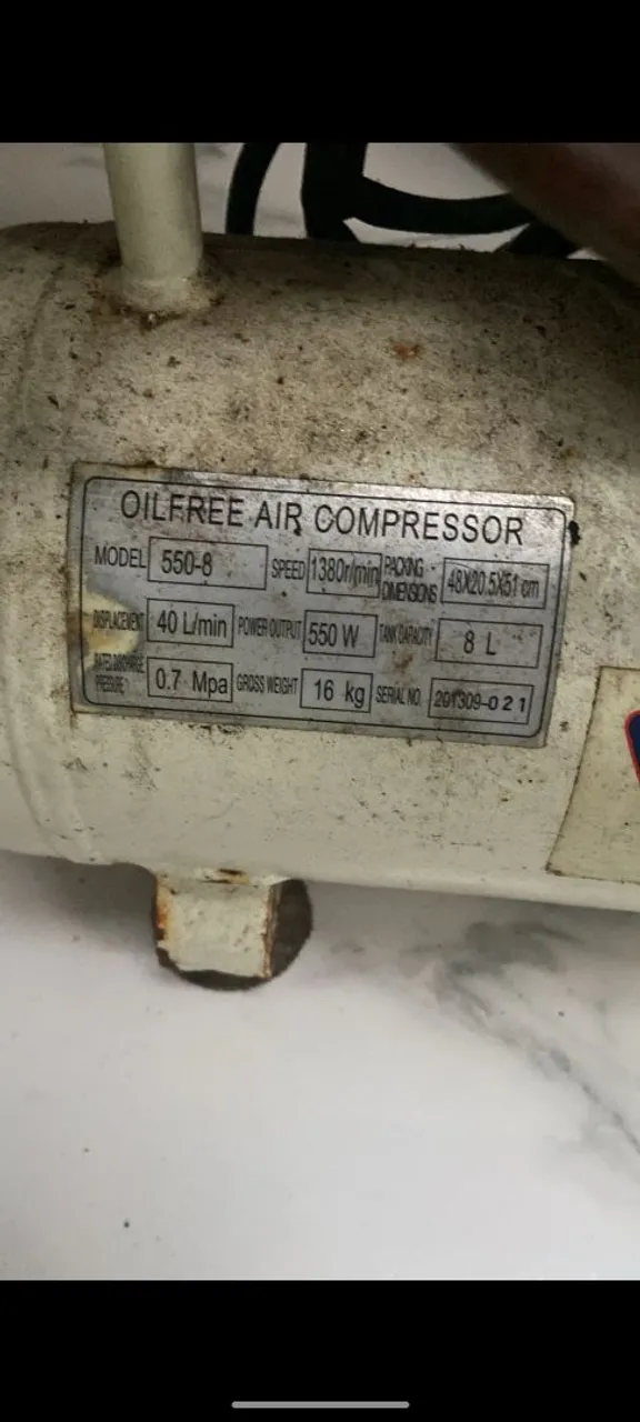 Compressor de Ar Oilfree 550-8 - 8L