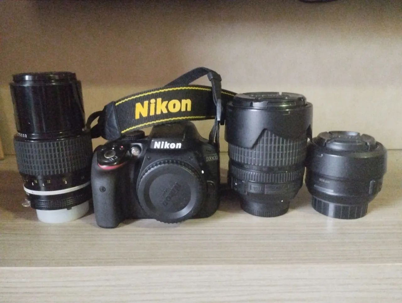 Câmera DSLR Nikon D3300 com Lentes, inclui 2 baterias e carregador.