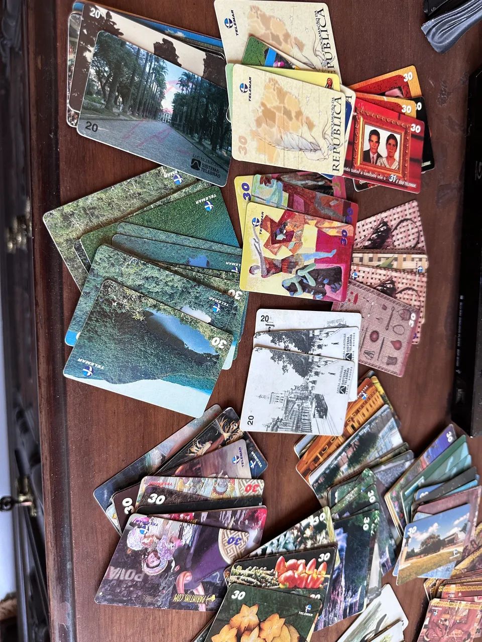 Lote de cartões telefônicos