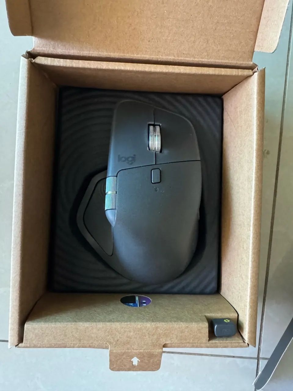 Mouse Logitech MX Master 4 - Foto 2