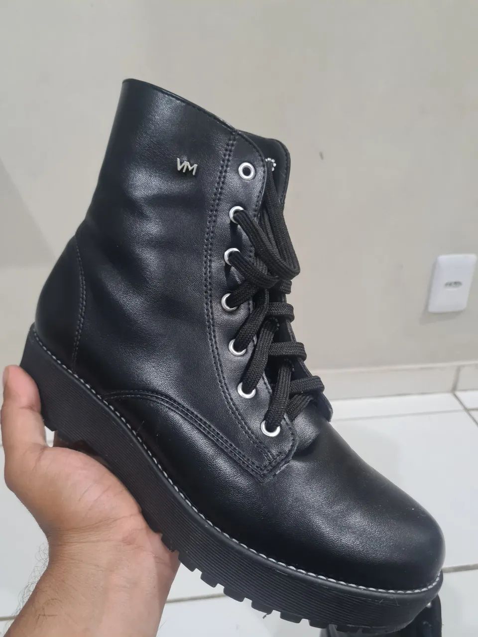 Bota couro sintético 