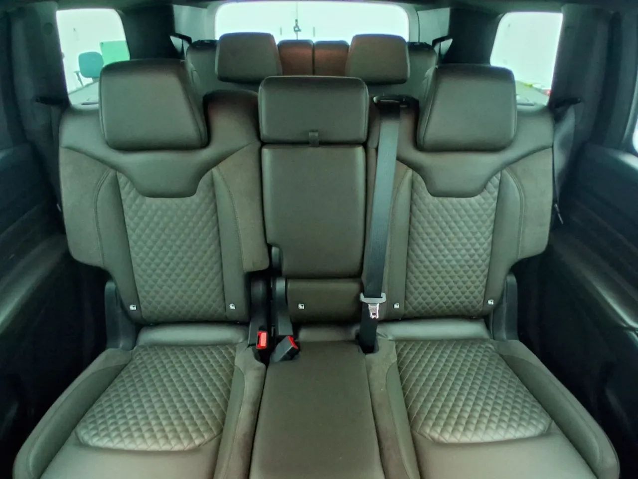 Jeep Commander Overland T270 1.3 TB Flex Aut., foto 17 de 17