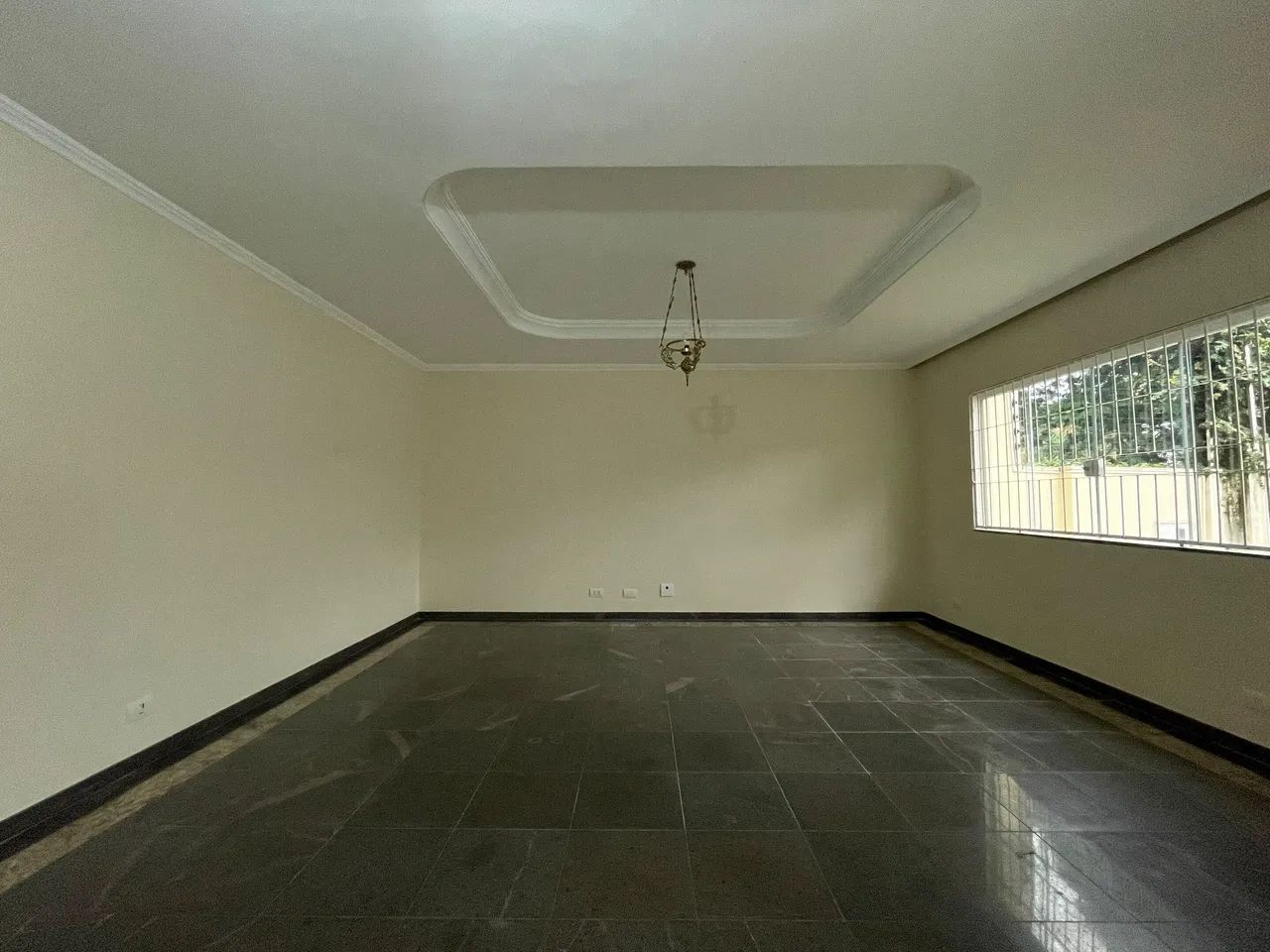 Sobrado com 1 Suíte + 3 Quartos | 200 m² de Área | Espaço e Conforto - Foto 5