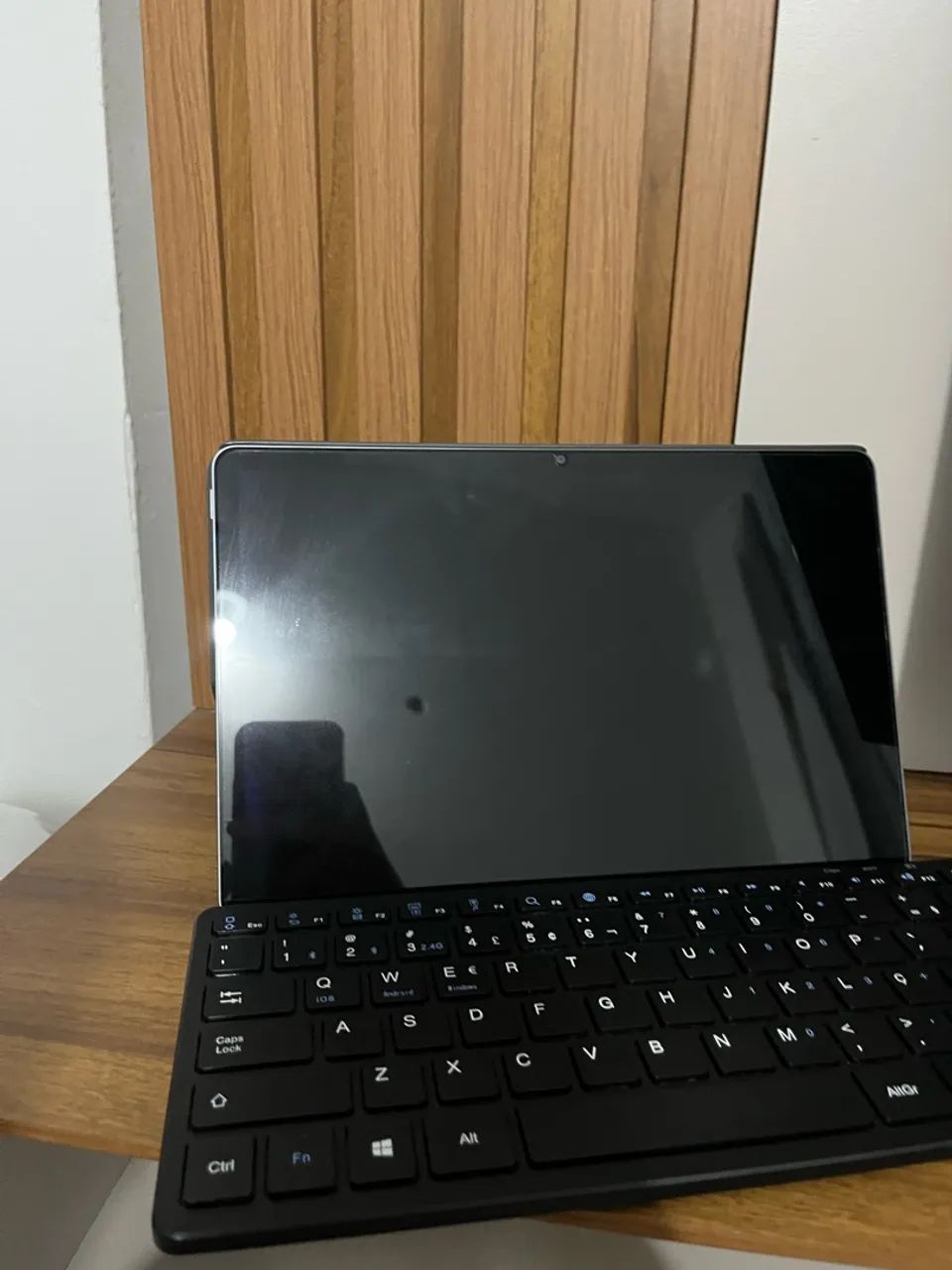 Lenovo Idea Tab com caneta e capa + teclado (menos de 5 meses de uso)