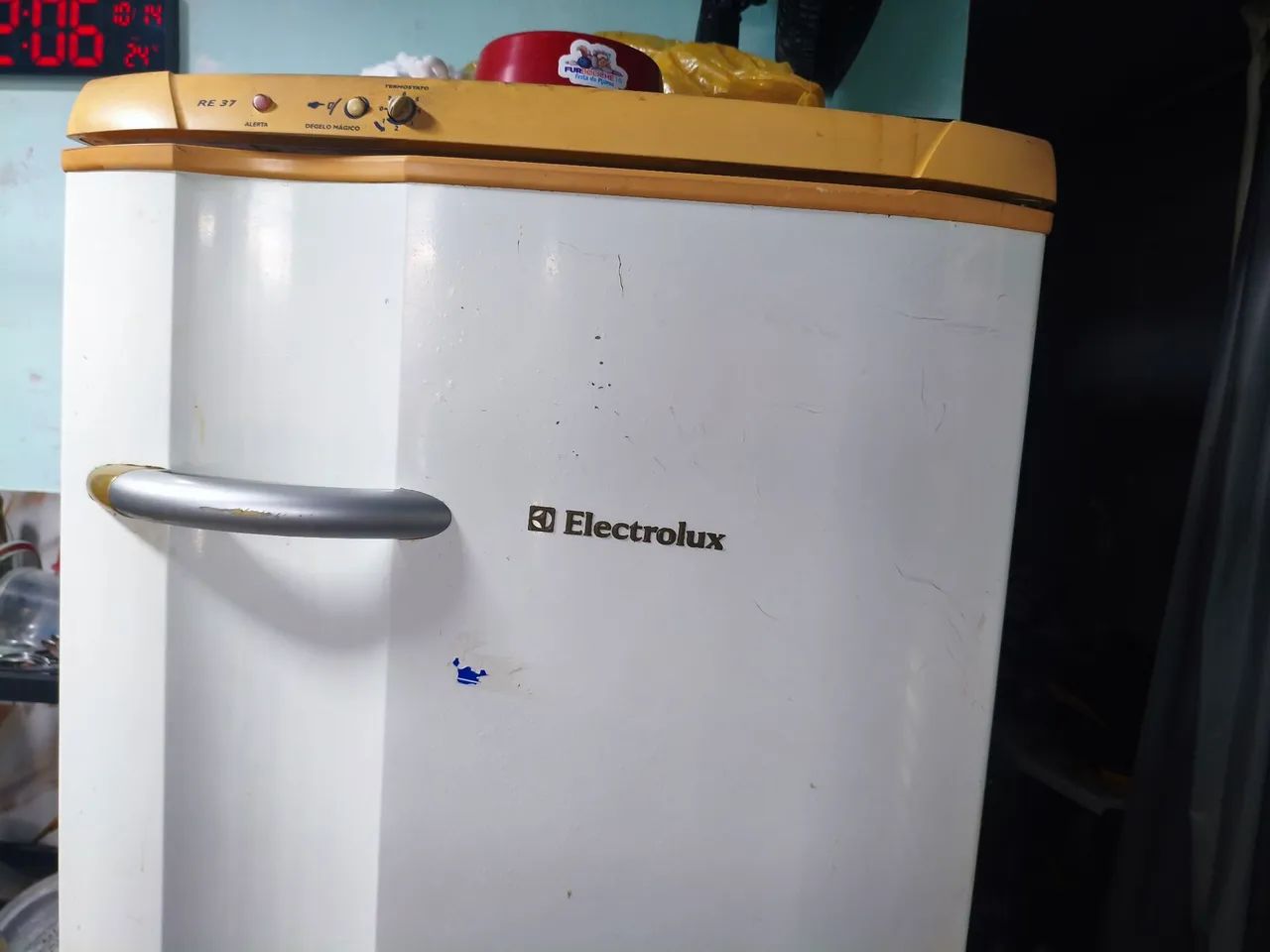 Geladeira Eletrolux 127v funcionando perfeitamente  - Foto 4