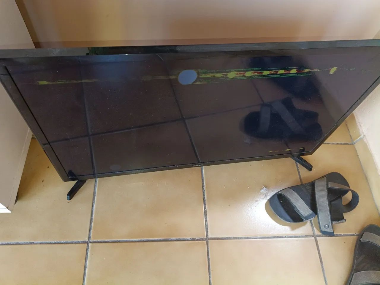 Tv de 32 polegas smartv Samsung com problema na tela.  - Foto 5