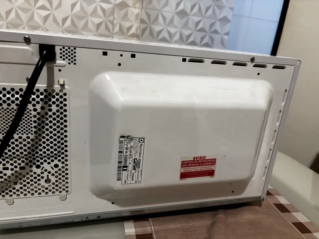 Vendo microondas 31 litros, 127 volts - Foto 3