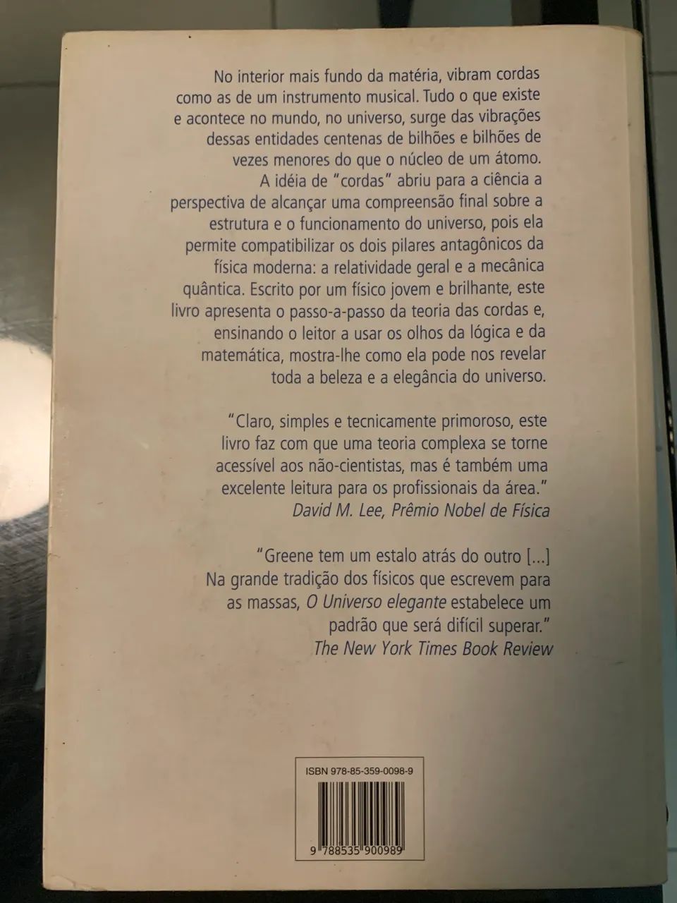 Livro O universo elegante 