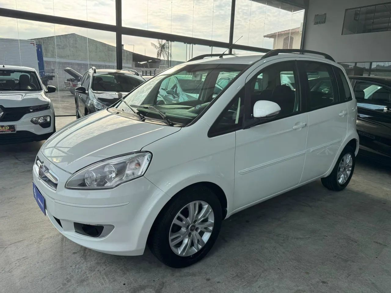 Fiat Idea Idea ATTRACTIVE 1.4 Fire Flex 8V 5p 2014