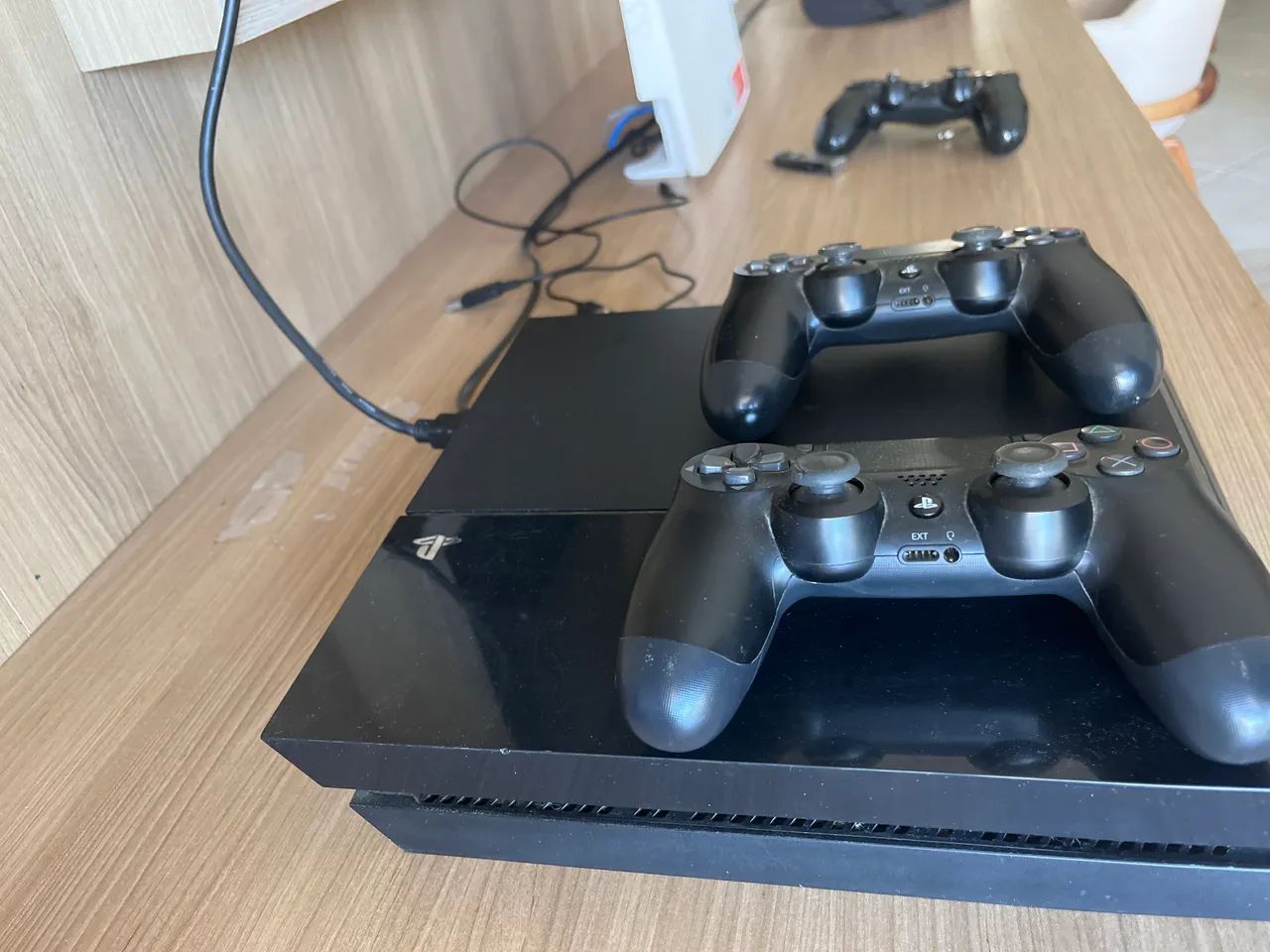 PLAYSTATION 4 ORIGINAL INCLUI JOGOS - Foto 2