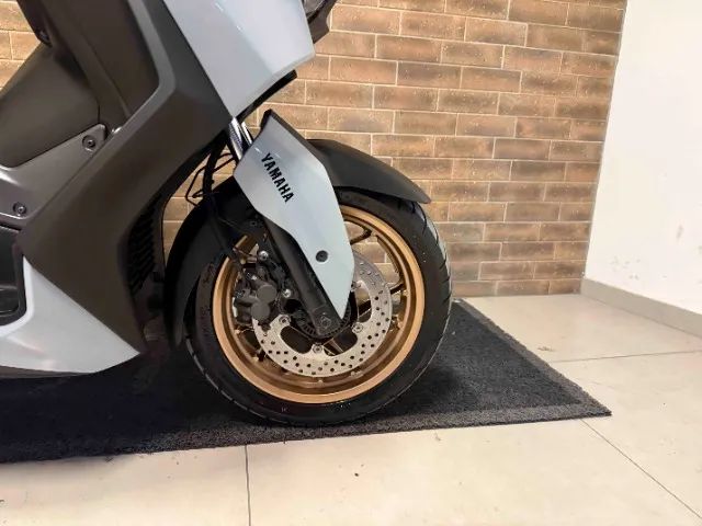 Yamaha Xmax 300 2026 - Foto 3