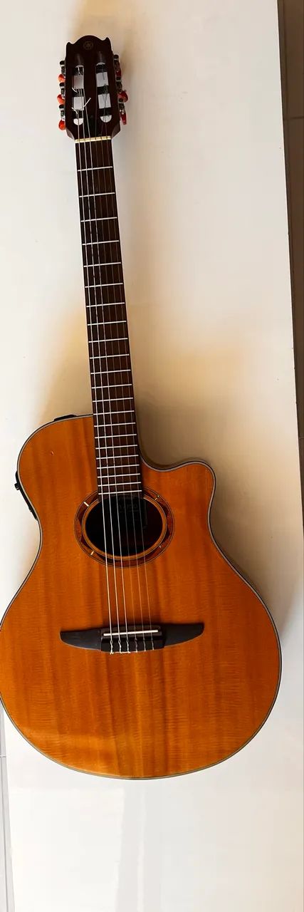 Violão Yamaha NTX 700 elétrico 