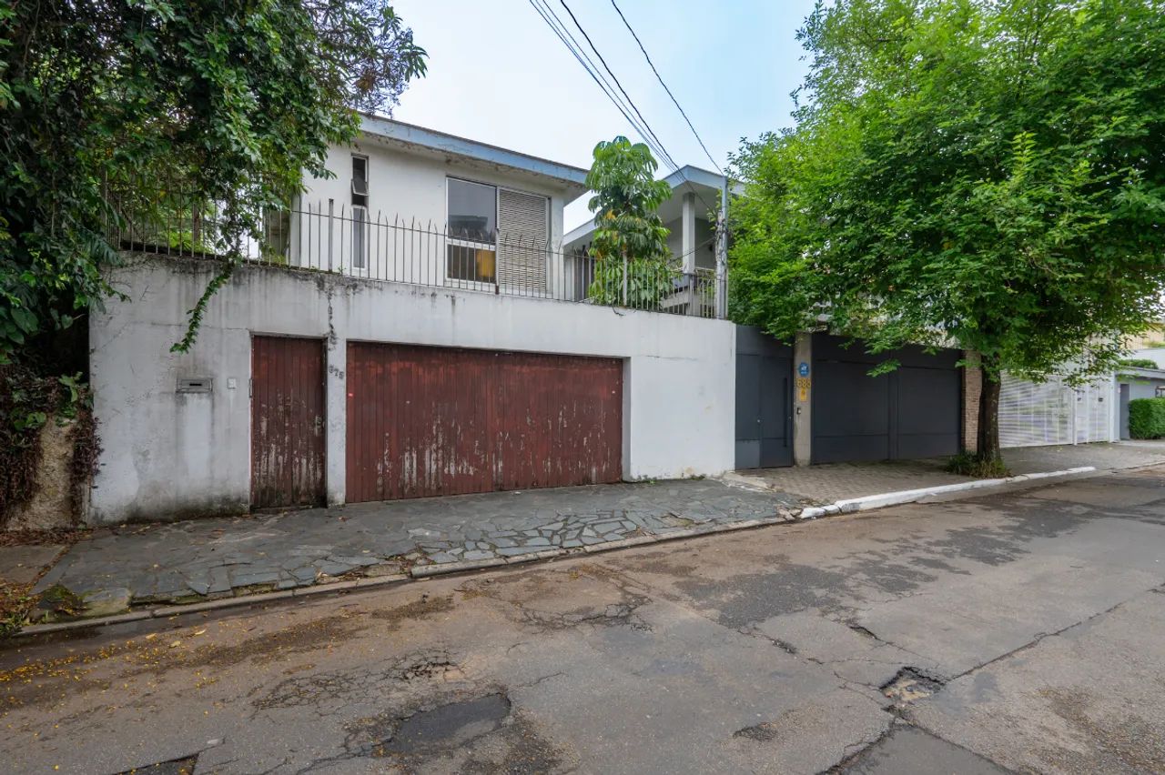 Casa para venda em Moema com 3 quartos, sendo 3 suítes, 330m²