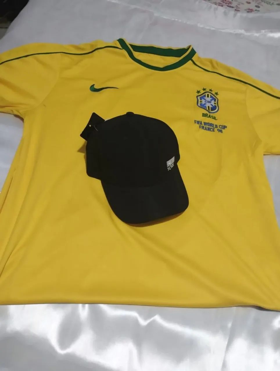 Blusa da seleção e boné 2XL 