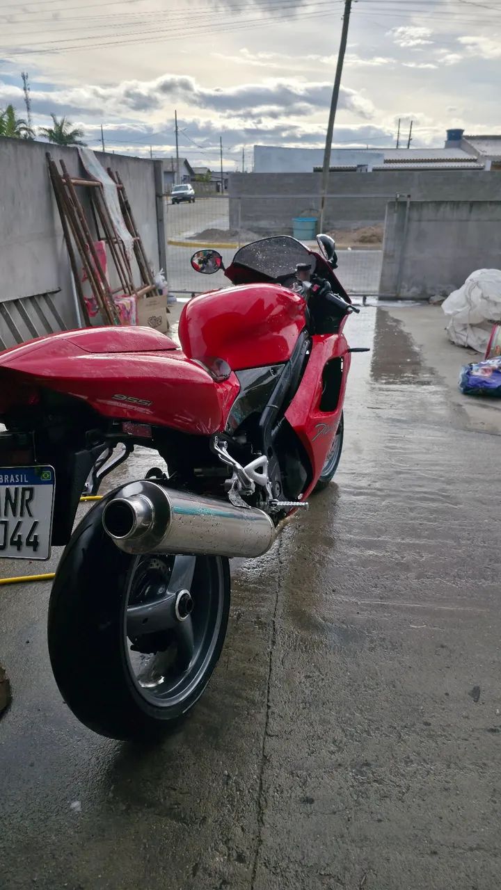 Triumph Daytona 955i ano 2006 baixa km - Foto 4