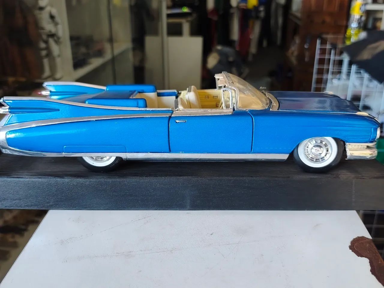 Carrinho miniatura Cadillac Eldorado 1959 1:18 - Foto 2