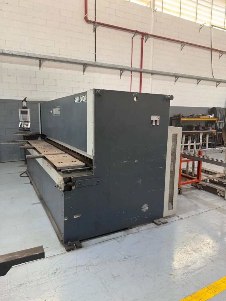 Guilhotina industrial CNC IMAG em ótimo estado - Foto 6