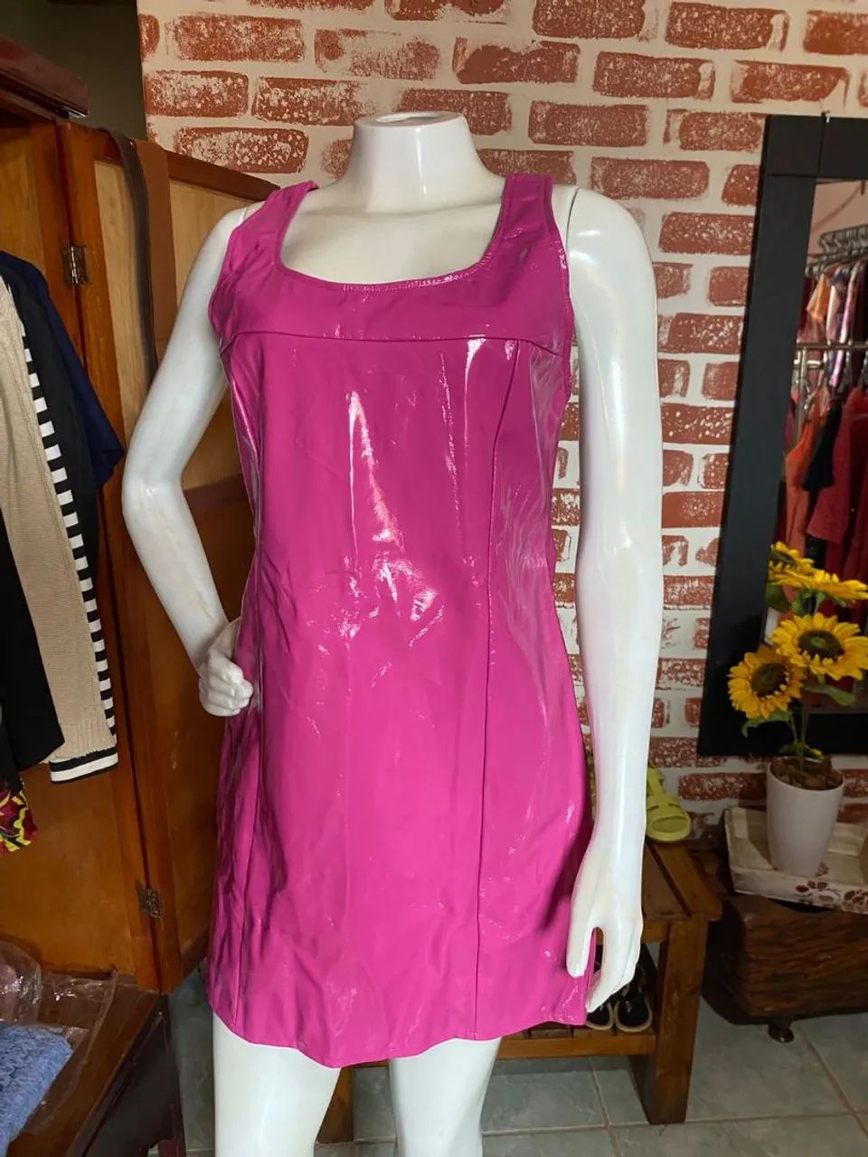 Vender vestido de todos os estilos