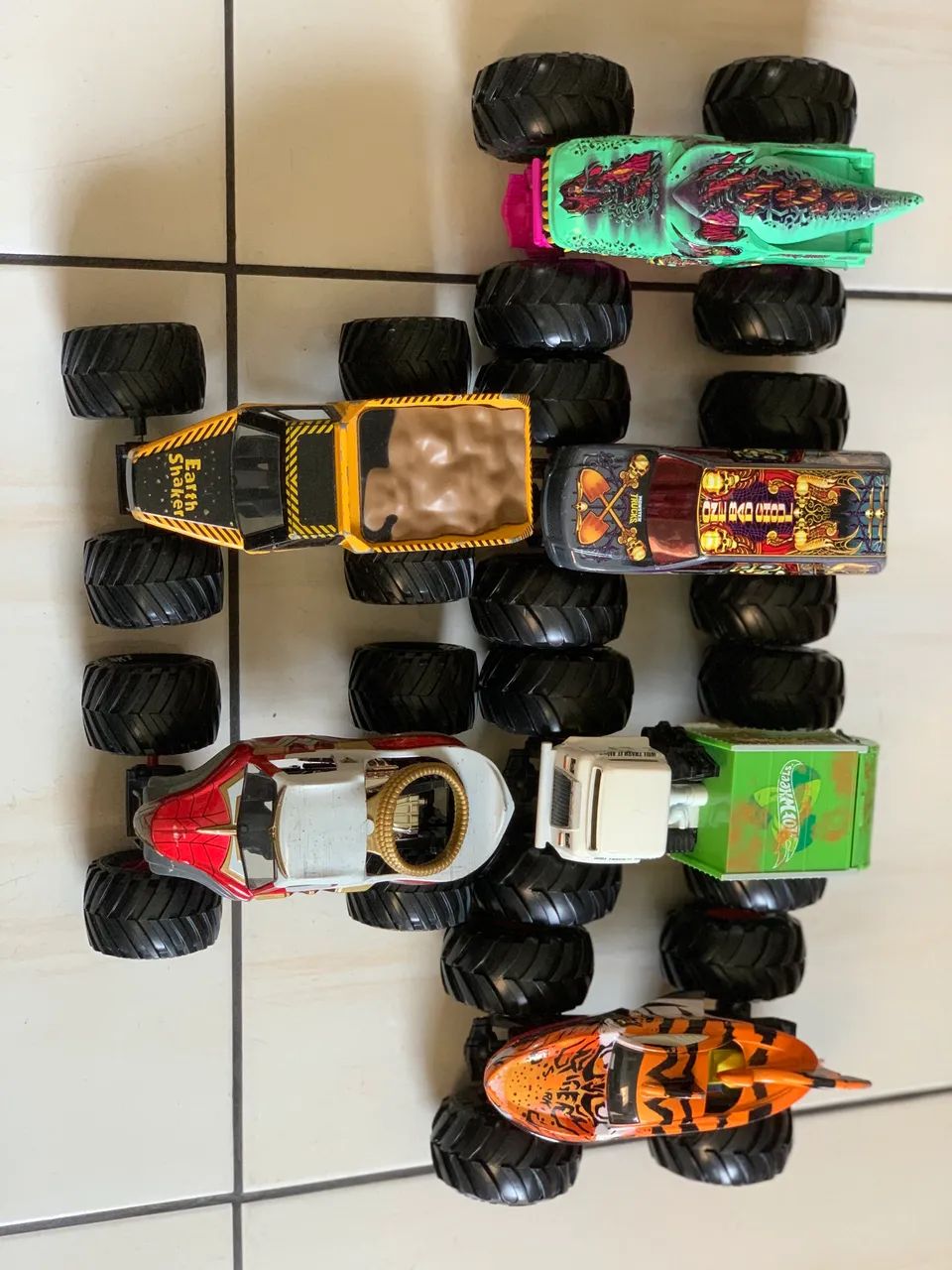 Brinquedos carrinhos
