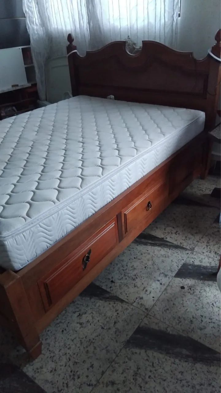 Cama em madeira casal com 4 gavetas e colchão  - Foto 2