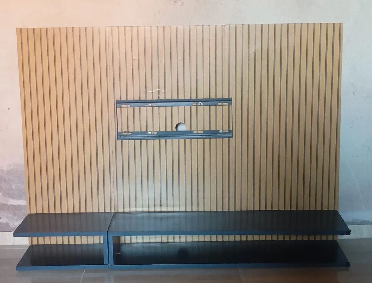 Painel Tv 50 Polegadas 125x90cm Com Nicho E Duas Prateleiras