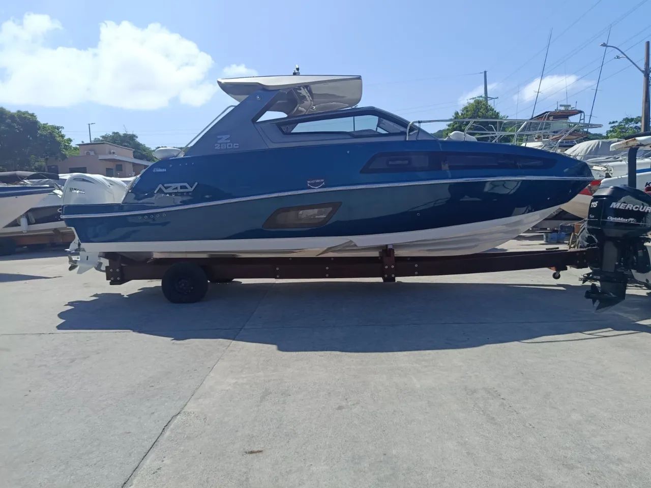 Lancha AZOV290 ( Cabinada) Estado de zero!