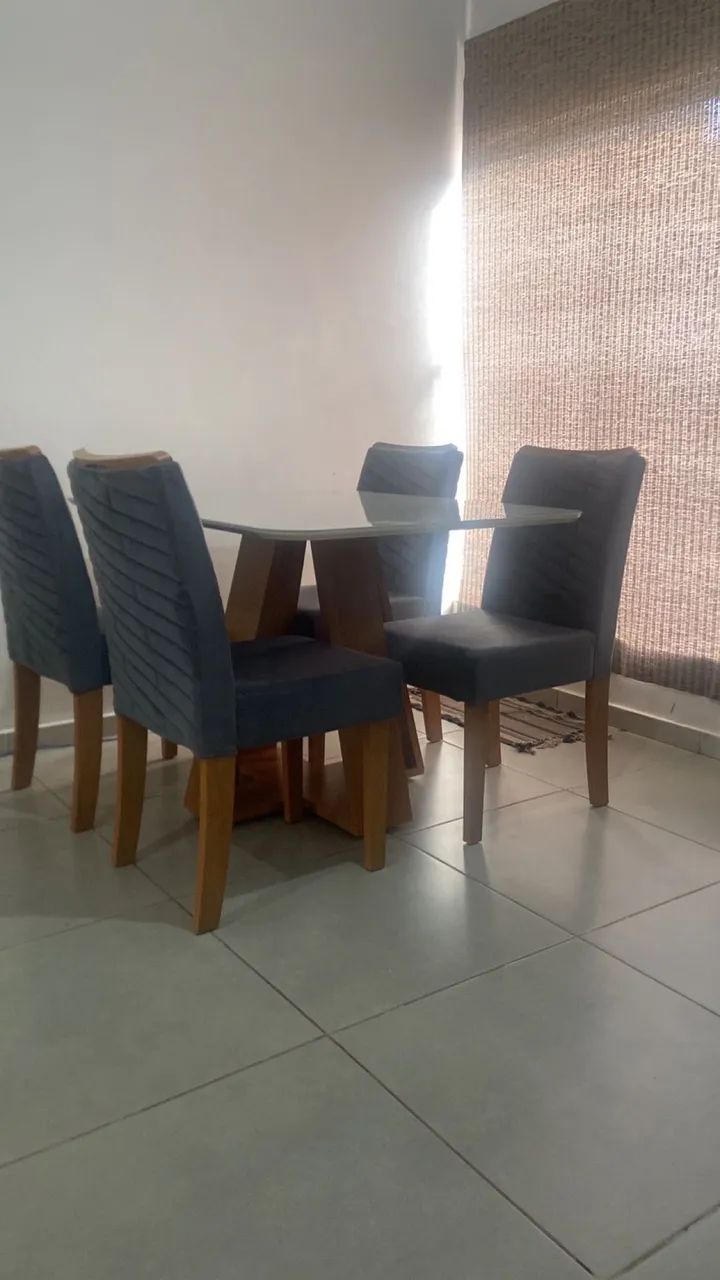 Mesa de jantar 4 cadeiras estofadas  - Foto 2