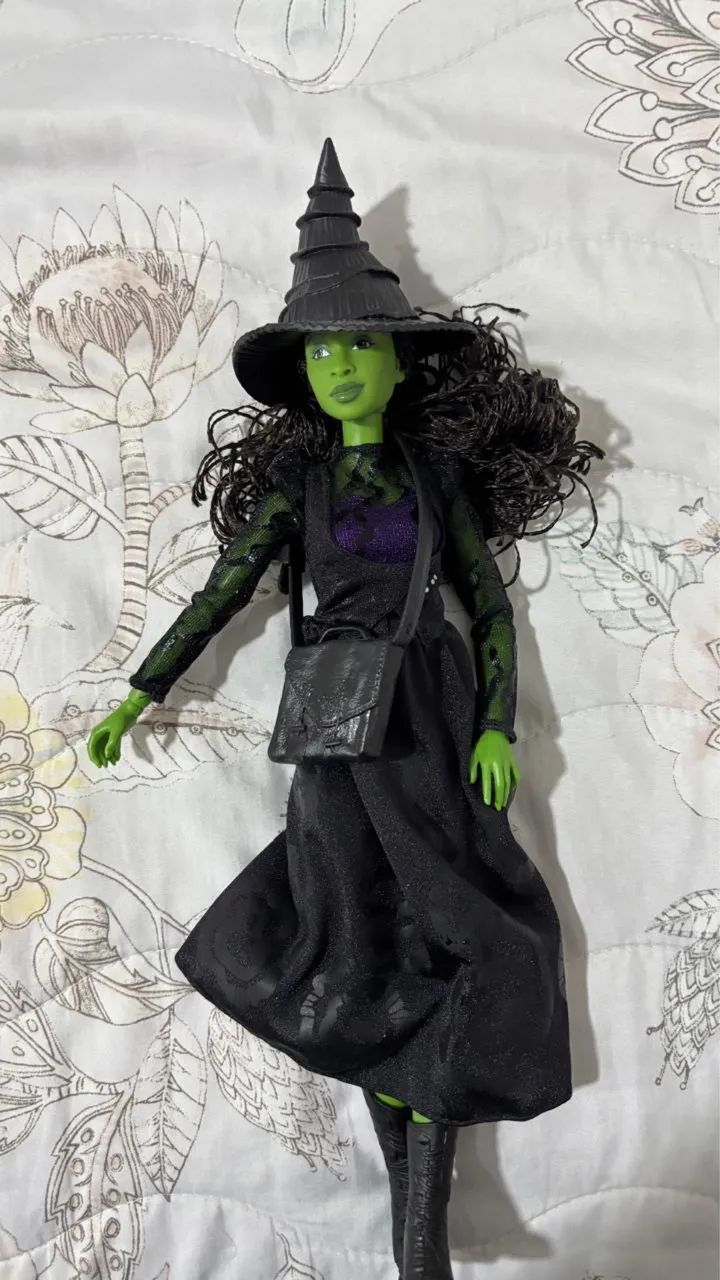 Boneca da Elphaba de wicked - MATTEL - Foto 2