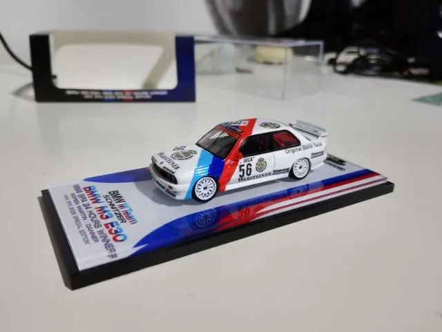 Miniatura BMW M3 E30 DTM 1/64  - Foto 3
