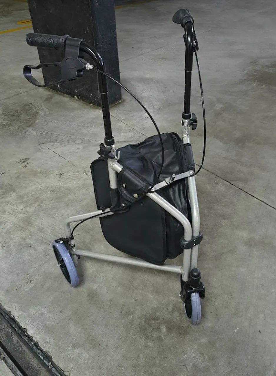 Andador 3 Rodas com Porta Objetos e Cesto  - Foto 3