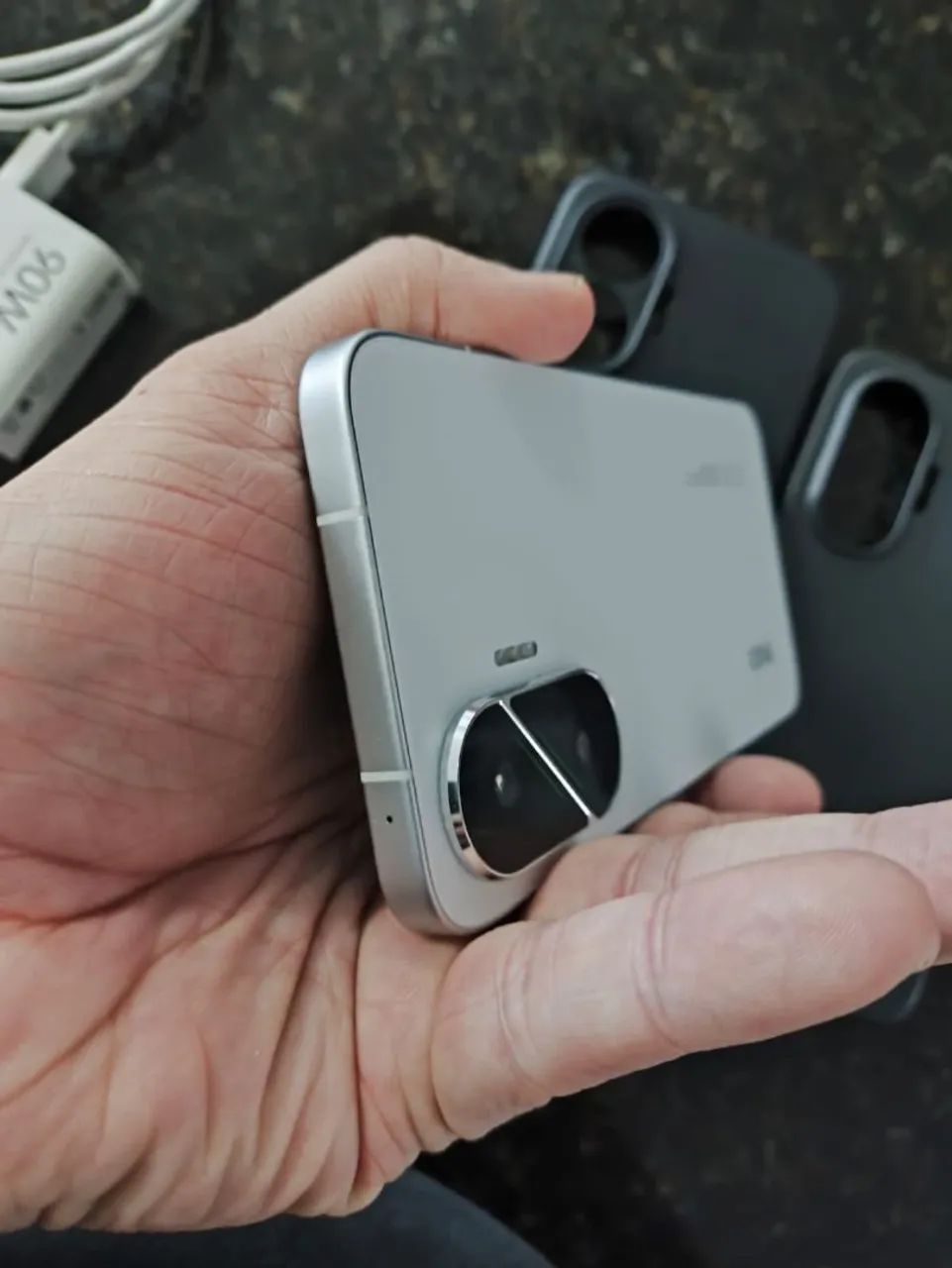 Celular Xiaomi POCO F7 512GB 12GB RAM - Foto 4