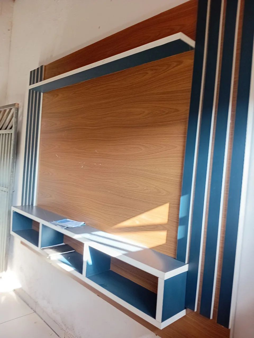 Vendo esse painel bem grande de MDF pega TV de até 75 polegadas.. - Foto 3