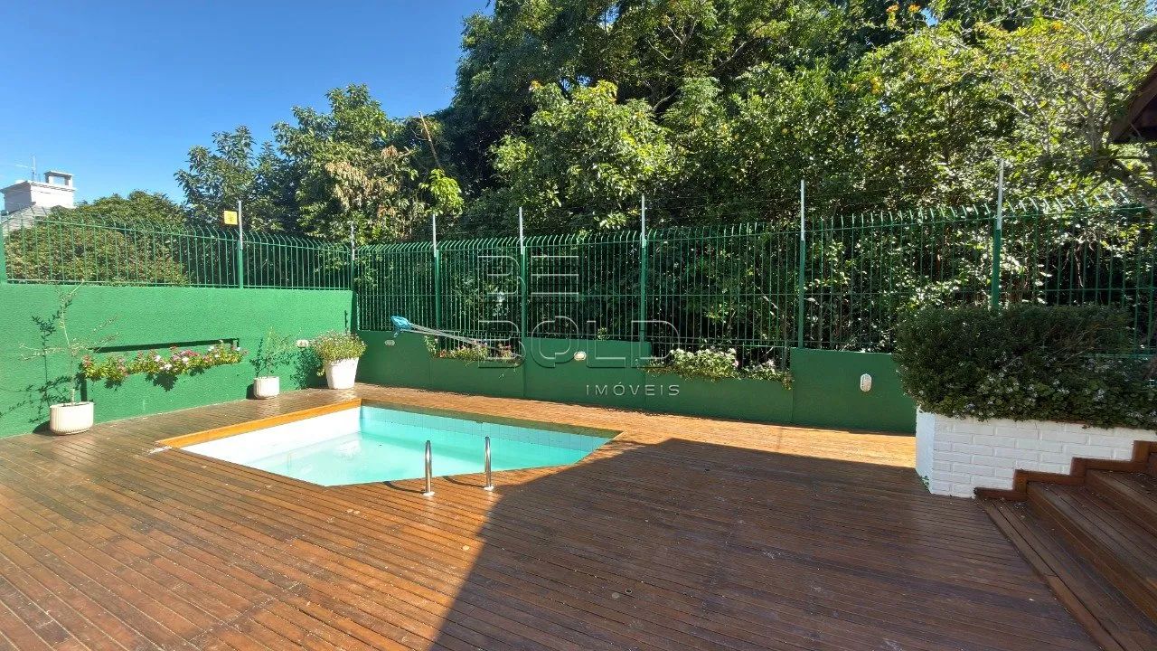 Casa 4 dormitórios com ótima localização - Foto 2
