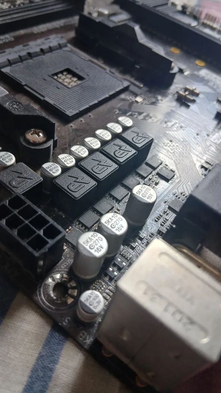 Placa Mãe Gigabyte AM4 A320M COM DEFEITO - Foto 5