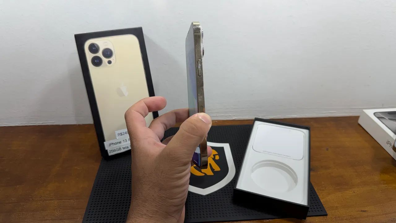 IPhone 13 Pro Max 256GB - dourado  - Foto 2