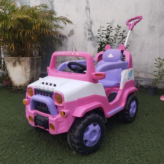 Carro infantil jeepe grande  e triciclo