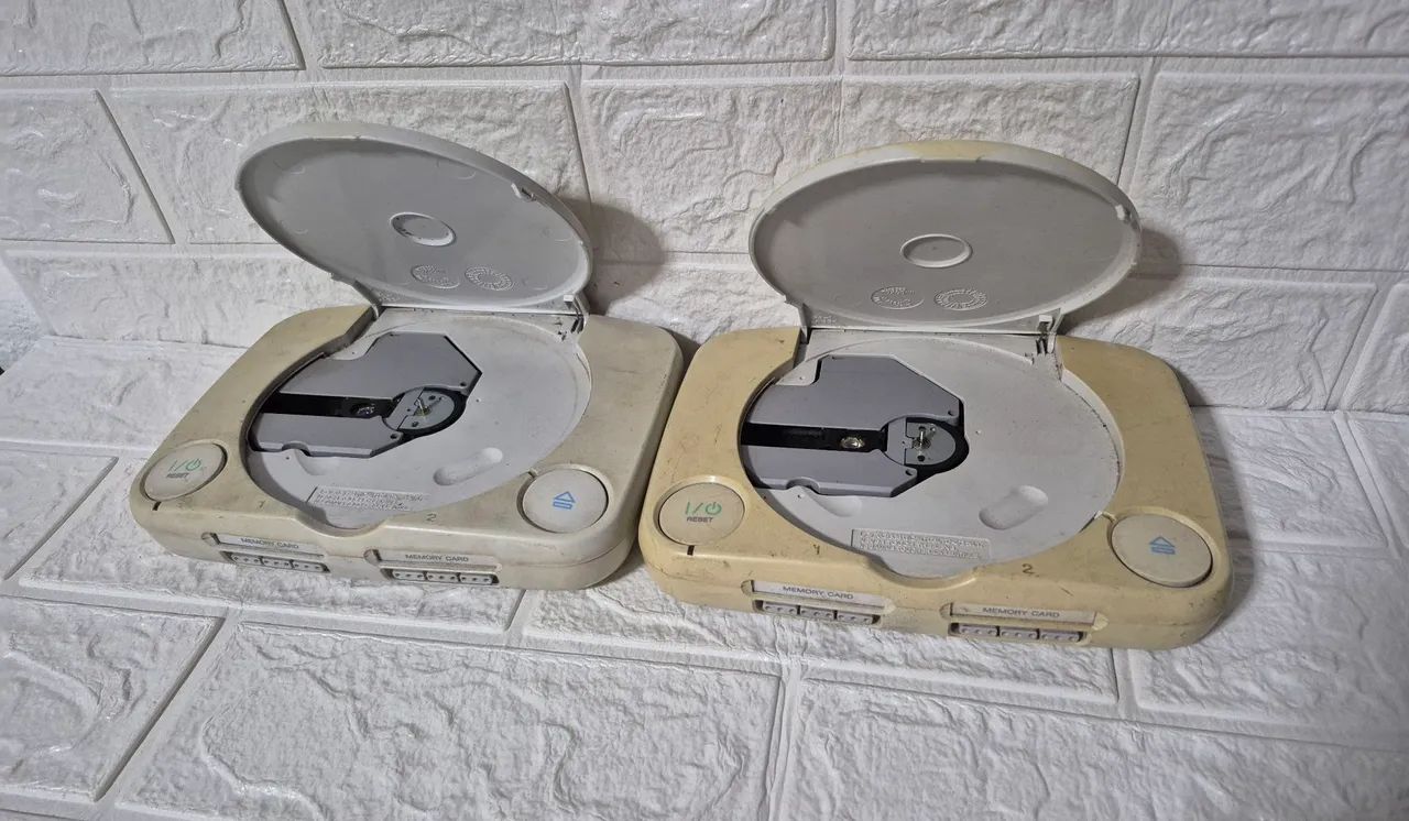 Vendo 2 playstation 1 slim com defeito 
