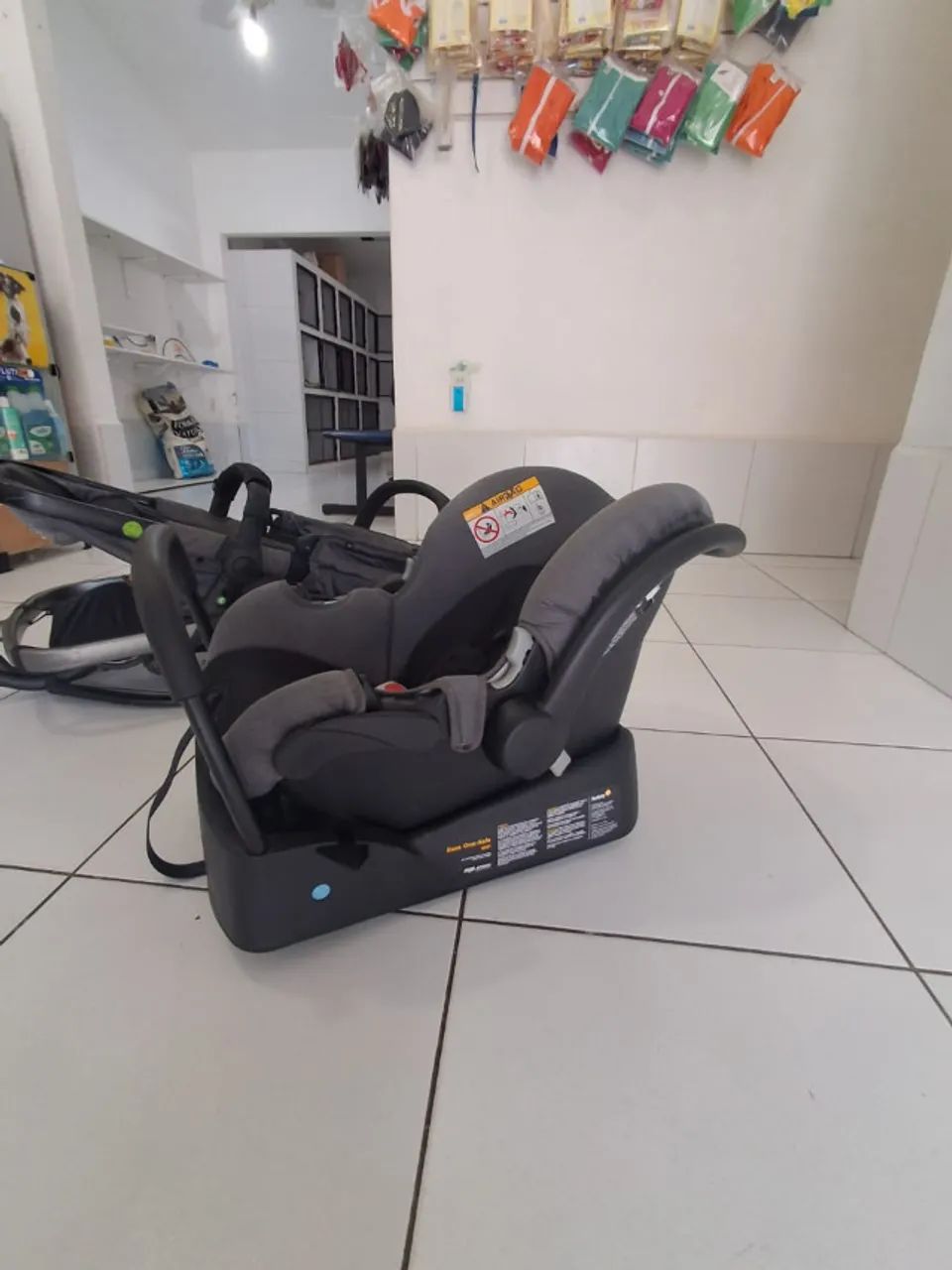 Carrinho + Moisés + Bebê conforto + Base veicular, Safety First Mobi. - Foto 3