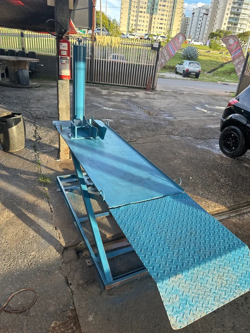 Elevador Pneumático 350kg para Motocicletas 