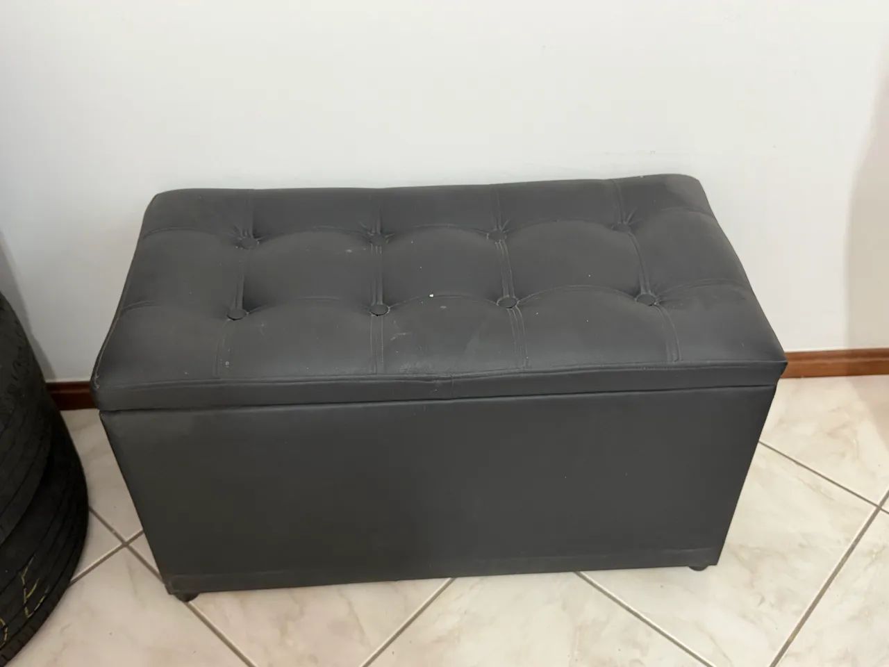 Single Storage Chest with Button-Tufted Design and Bed-Foot Storage Function65704315798785120
