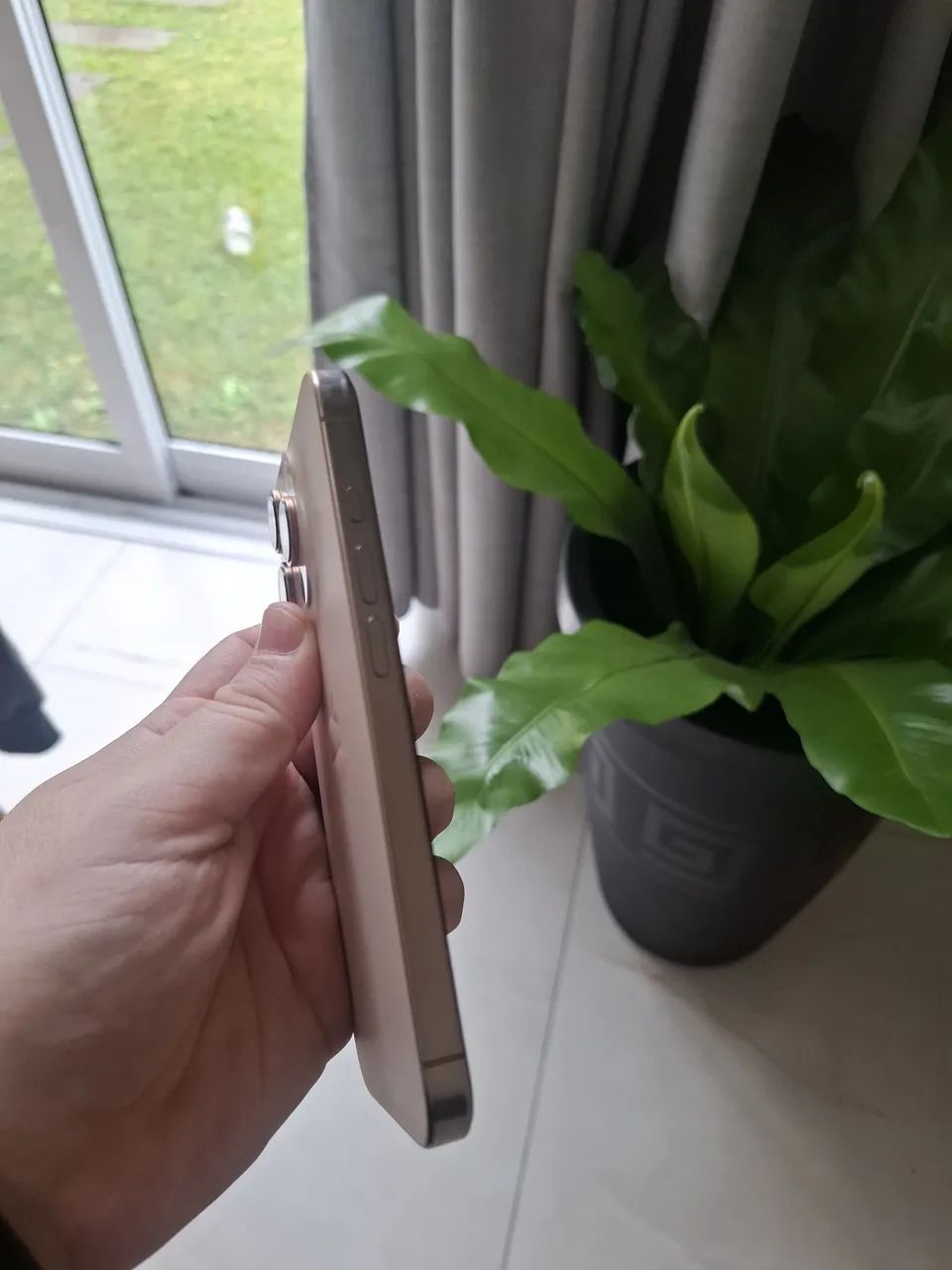 iPhone 16 Pro Titânio Desert - Foto 2
