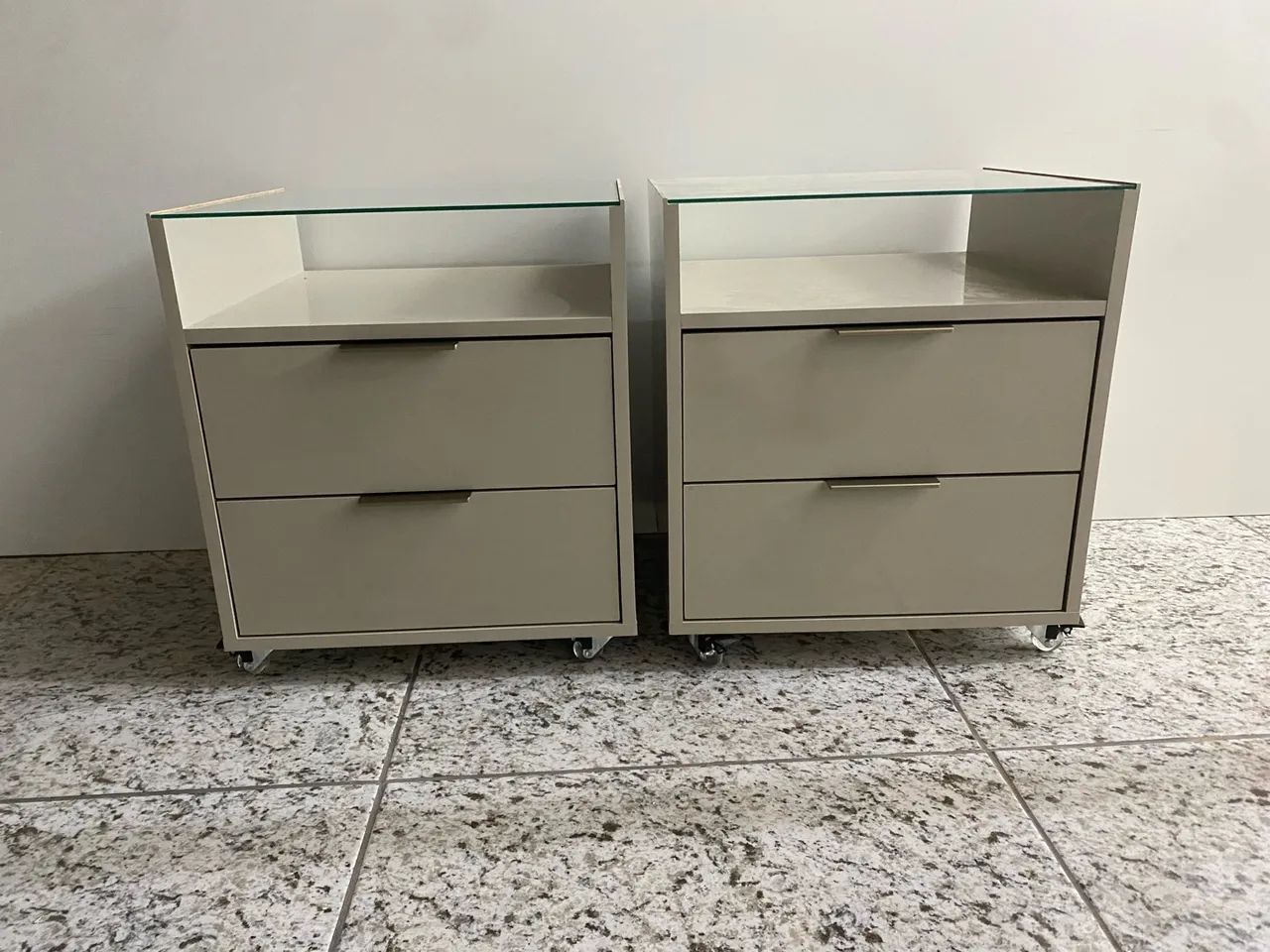 VENDO CONJUNTO DE CRIADOS 