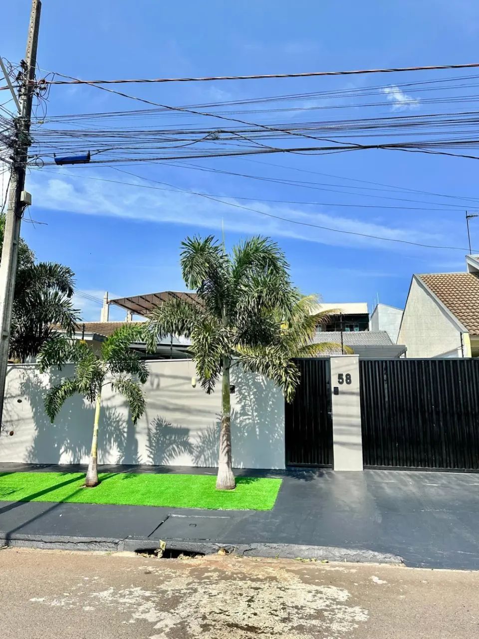 Casa Ampla com Piscina e Espaço de Lazer Completo para Locação