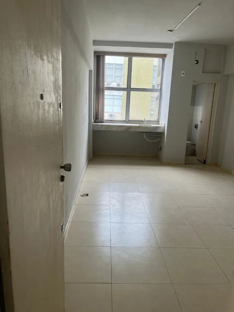 SALA COMERCIAL EDIFICO CECISA II - Foto 4