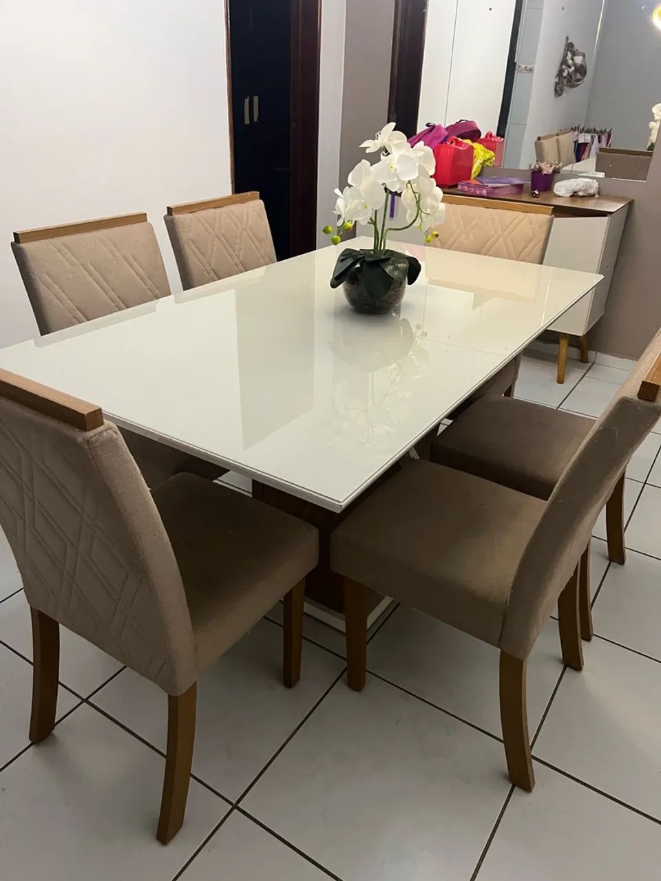 Mesa 6 cadeiras com tampo de vidro 