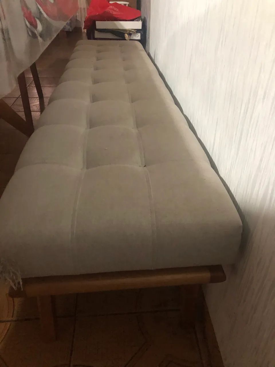 Mesa de jantar em madeira com banco e 6 cadeiras  - Foto 4
