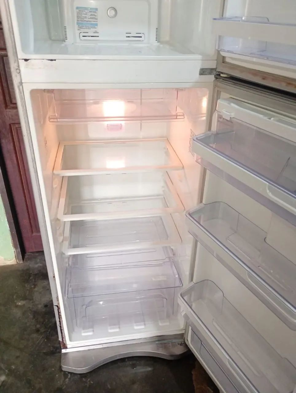 Vendo geladeira Electrolux  - Foto 3