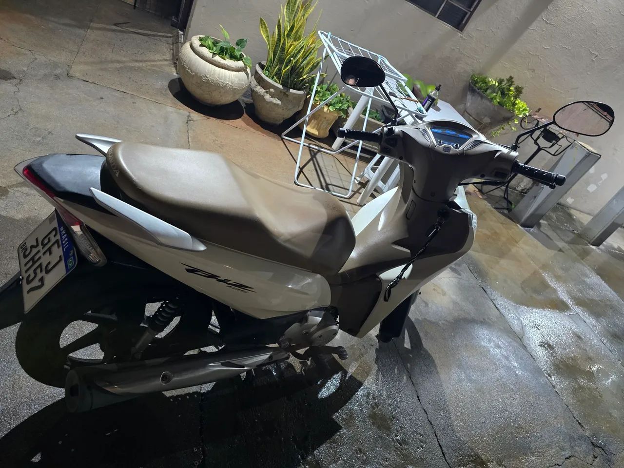 Honda Biz 125i Branco 17/18 - Foto 4